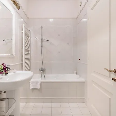 Luxury Cavalieri, & Duomo View Apartment *