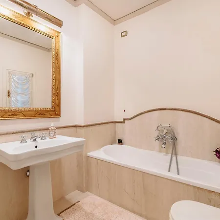 Apartment Luxury Cavalieri, & Duomo View Florence
