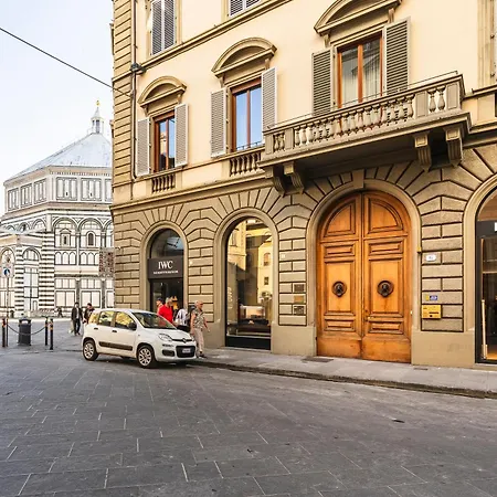 Luxury Cavalieri, & Duomo View Apartment