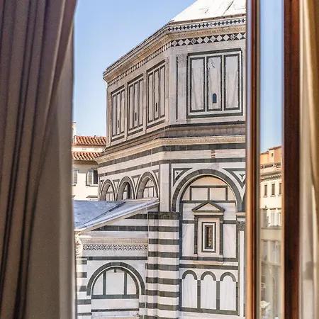 Luxury Cavalieri, & Duomo View Apartment Florence