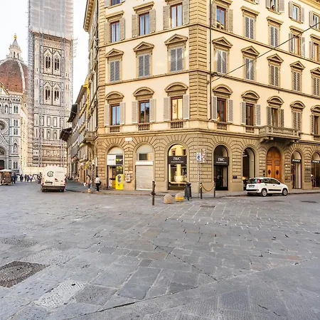 Luxury Cavalieri, & Duomo View Apartment